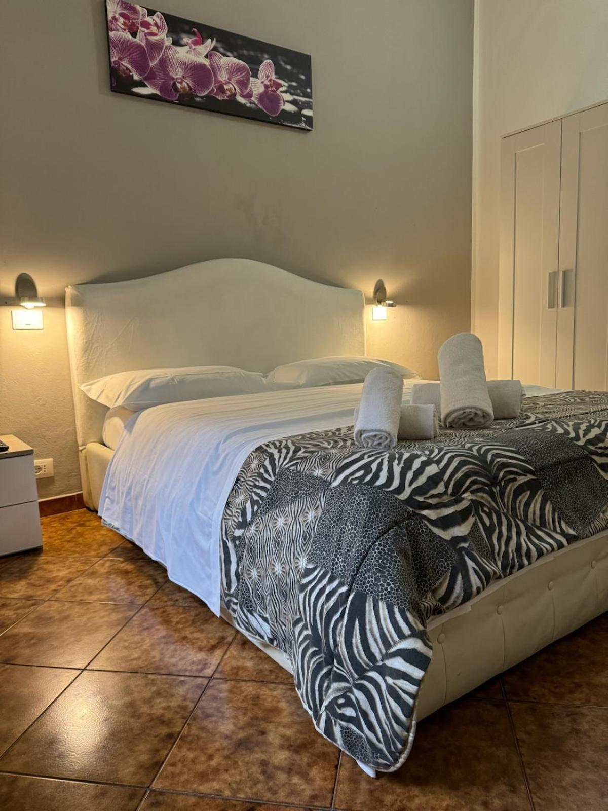 Crown Guest House Pisa Exterior foto
